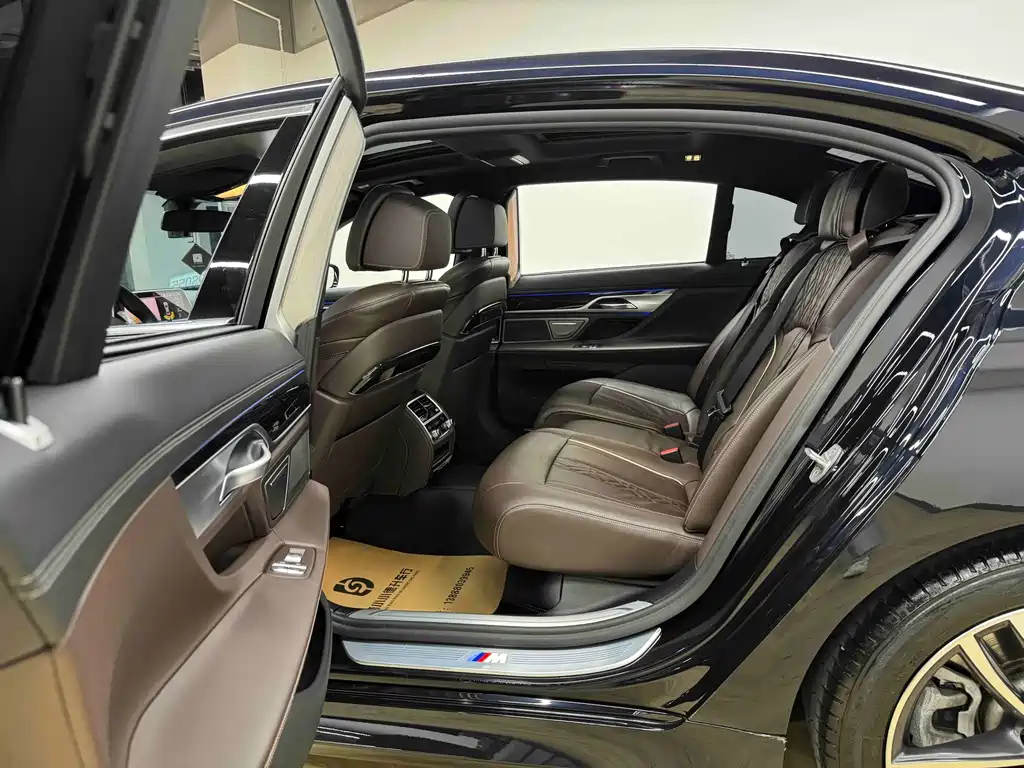 BMW 7 Series 2021 — фото 18