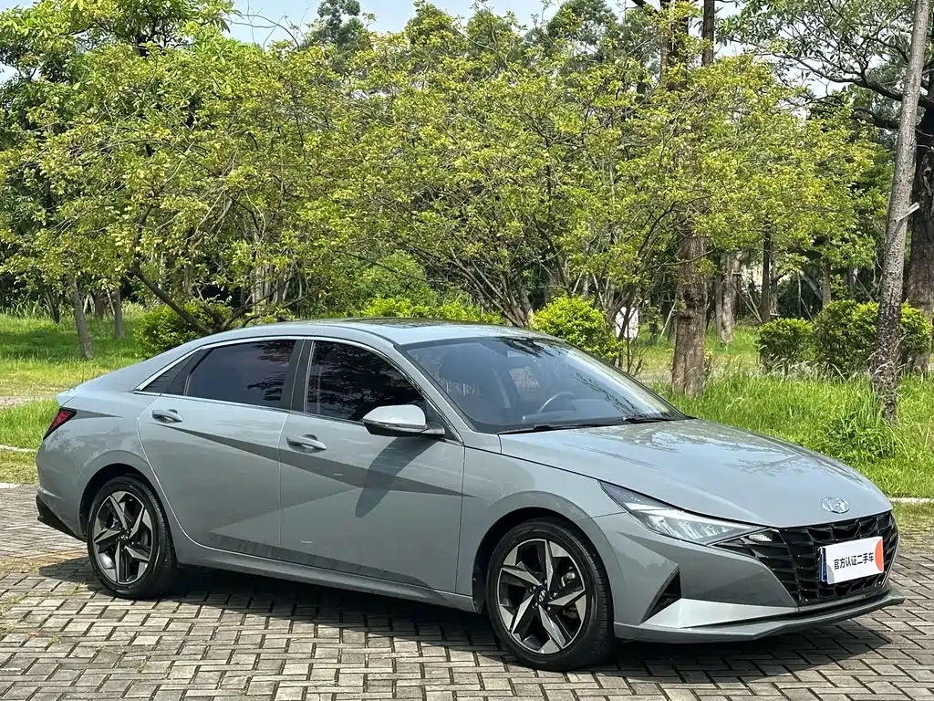 Hyundai Elantra 2021