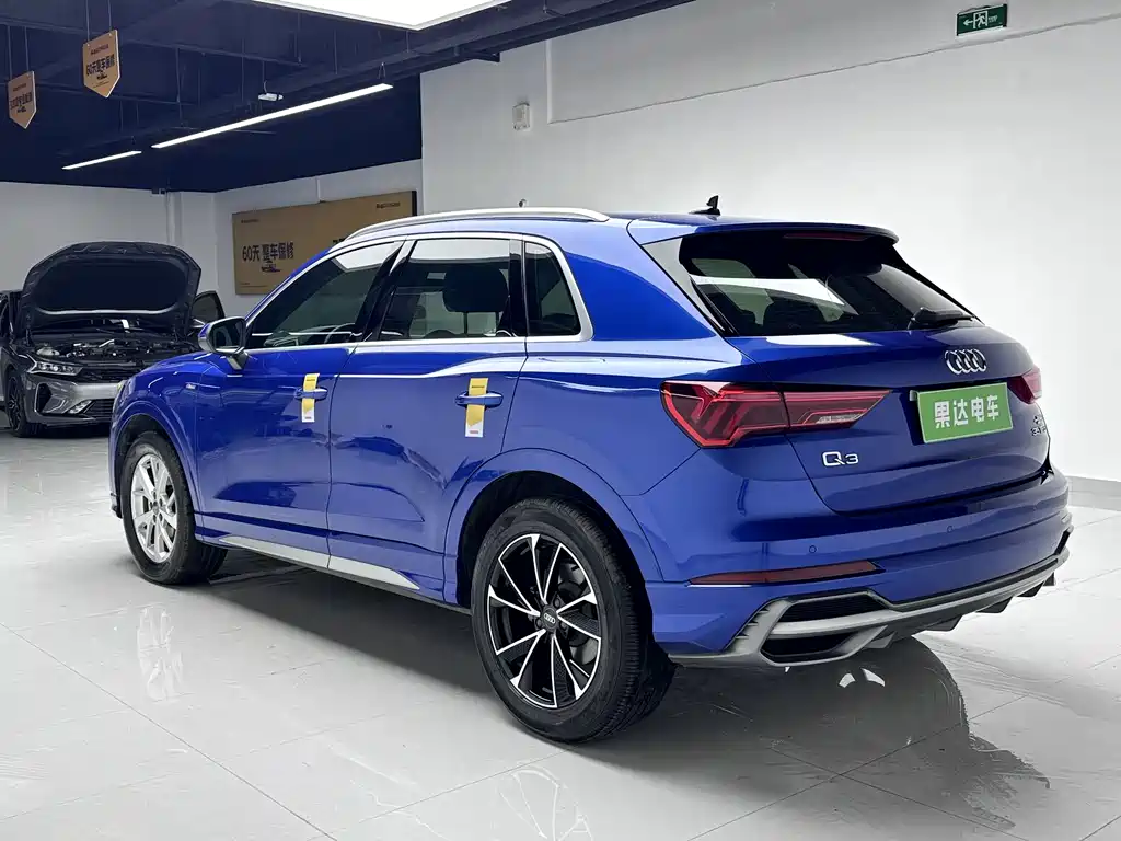 Audi Q3 2020 — фото 6