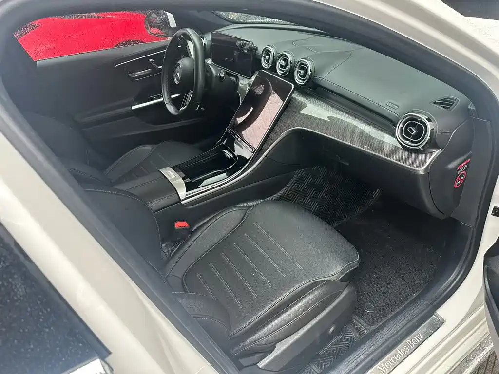 Mercedes-Benz C-Class 2023 — фото 7