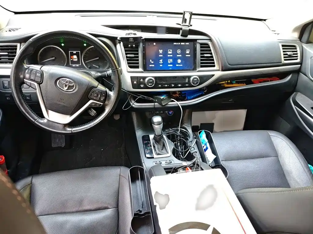 Toyota Highlander 2018 — фото 13