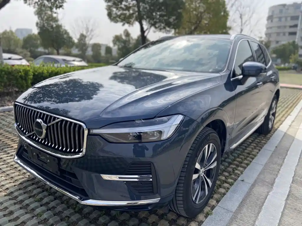 Volvo XC60 2024 — фото 1