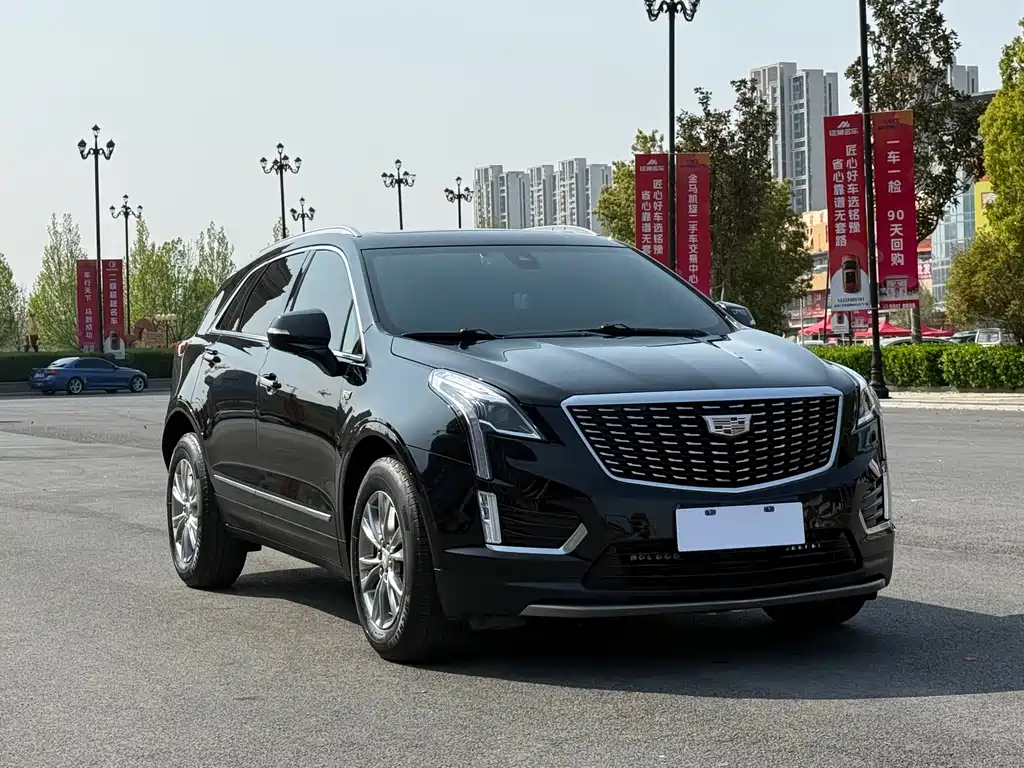 Cadillac XT5 2021 — фото 1