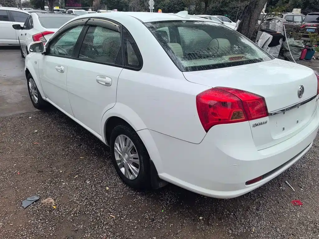 Buick Excelle 2015 — фото 23