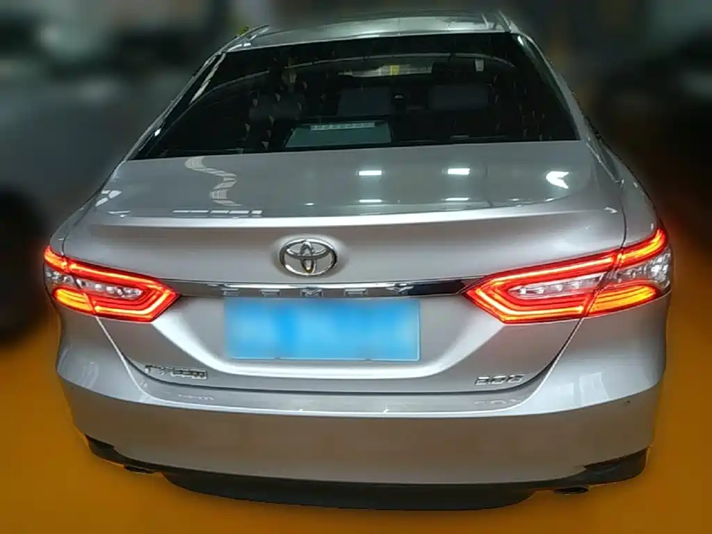 Toyota Camry 2020 — фото 10