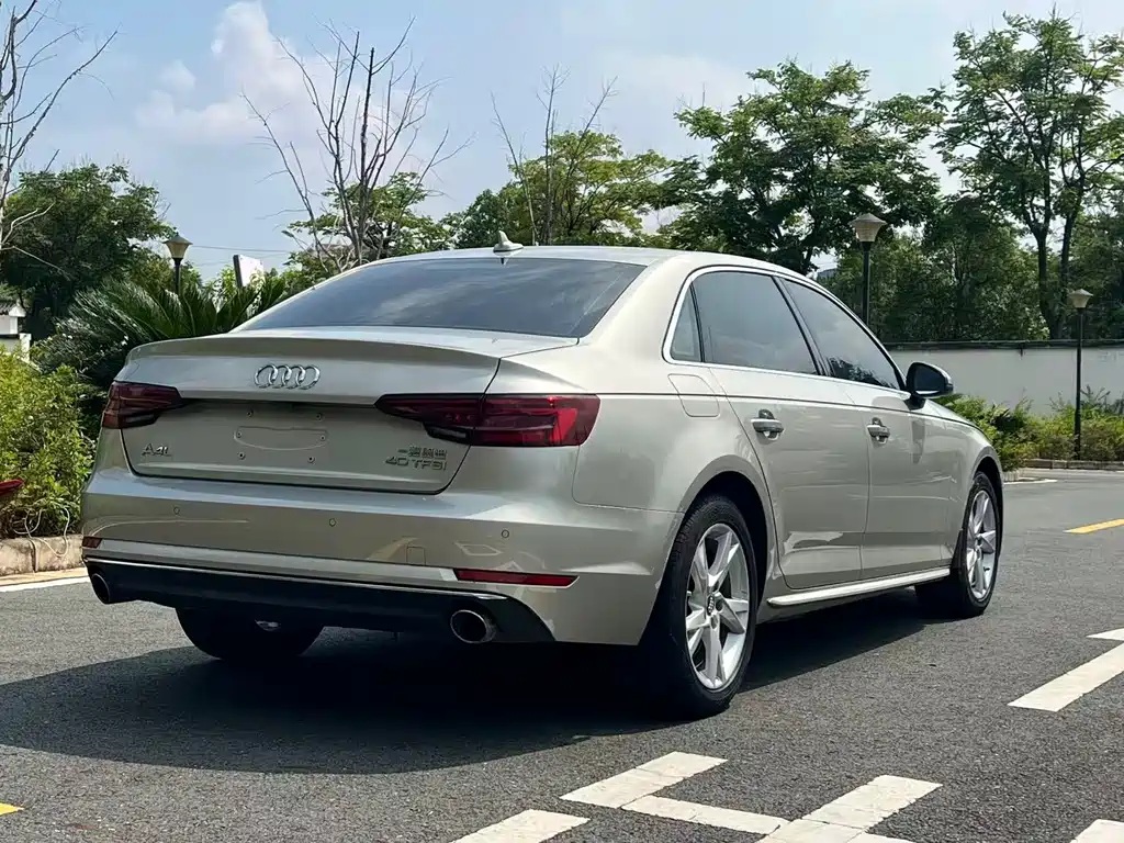Audi A4L 2018