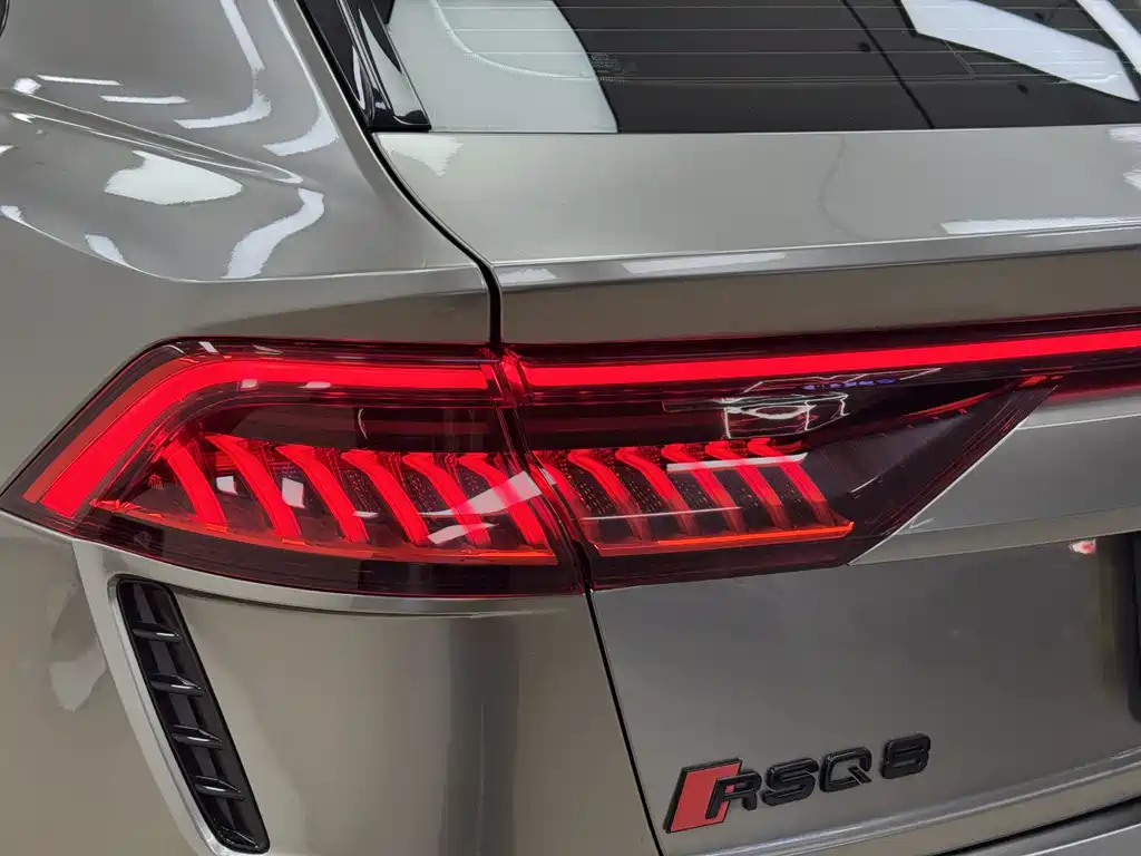 Audi Q8 2022 — фото 10
