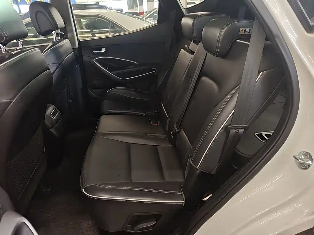 Hyundai Santa Fe 2017 — фото 17