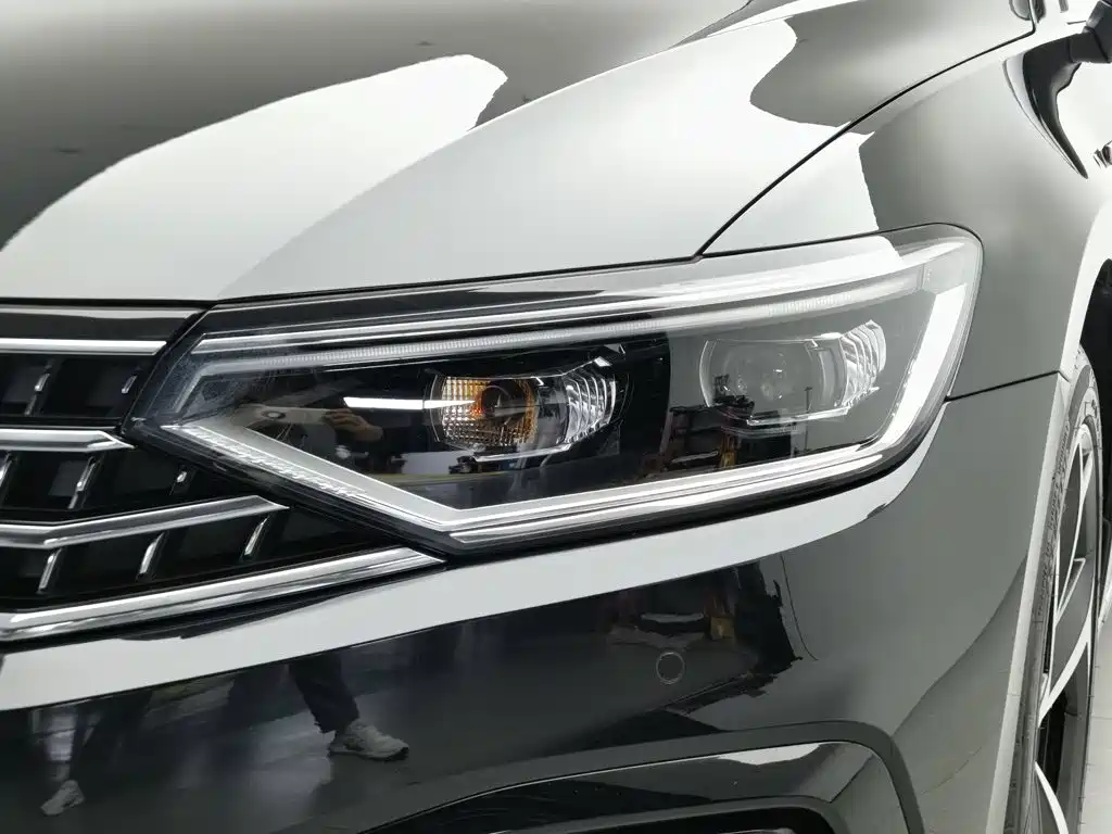Volkswagen Magotan 2024
