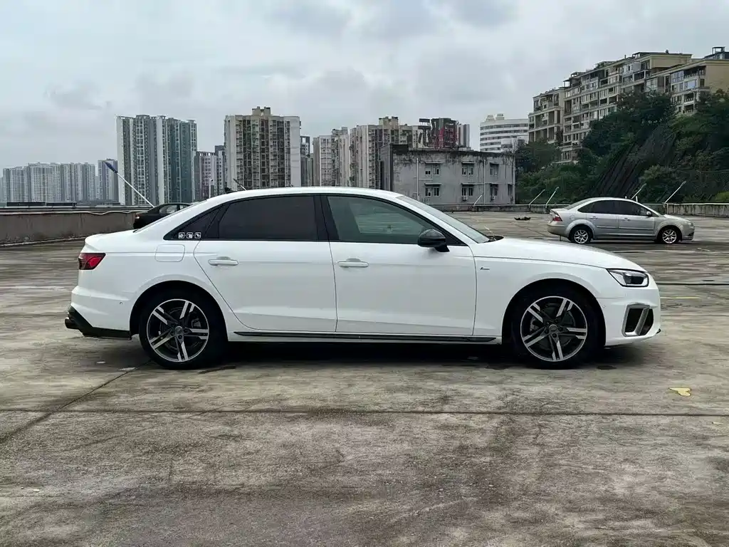 Audi A4L 2021