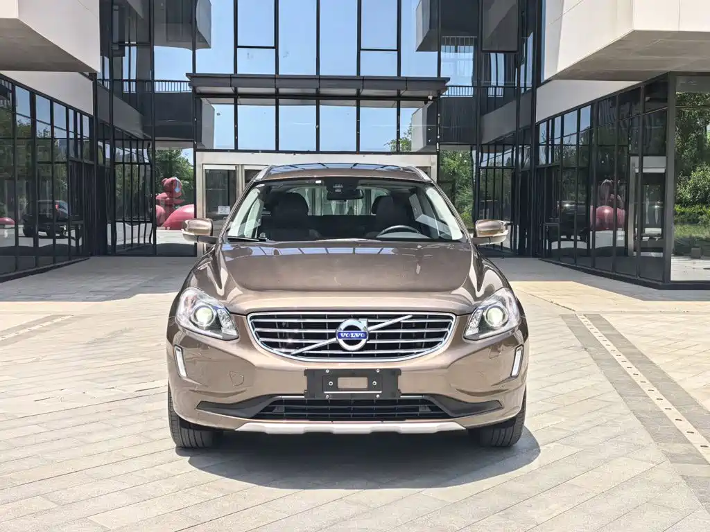 Volvo XC60 2017 — фото 10