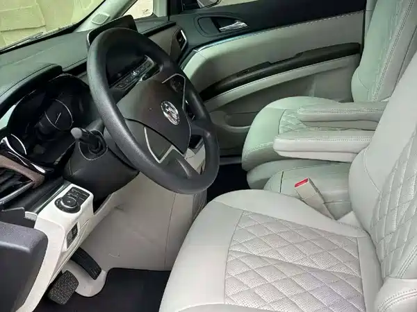 Buick GL8 2023