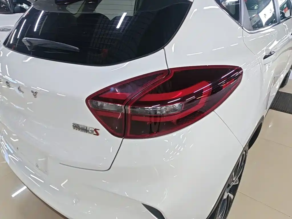 Geely Emgrand GS 2020 — фото 8
