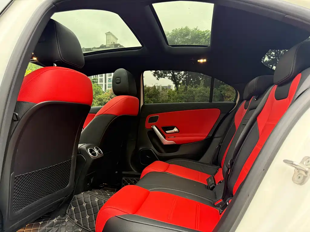 Mercedes-Benz A-Class AMG 2024 — фото 12