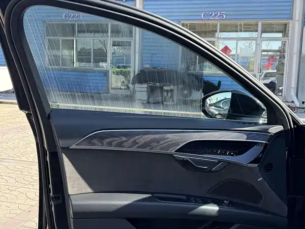 Audi A8 2021