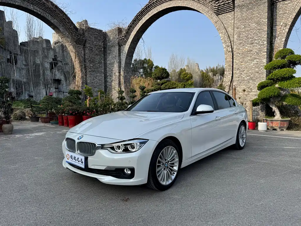 BMW 3 Series 2018 — фото 1