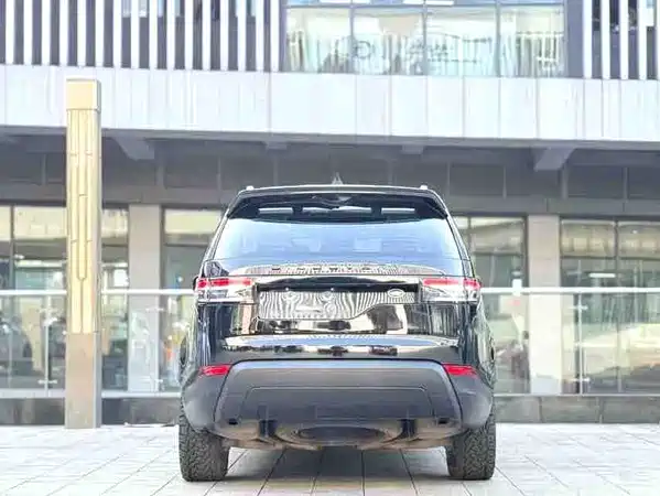 Land Rover Discovery 2018