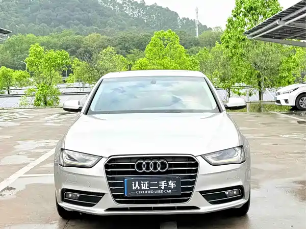 Audi A4L 2015