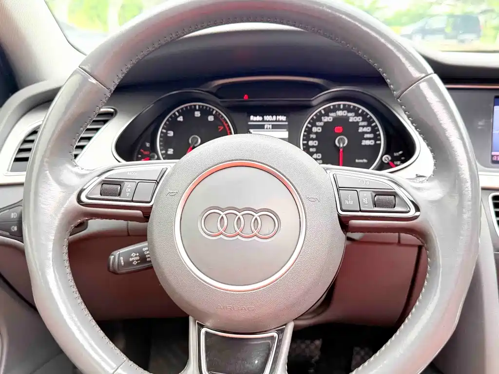 Audi A4L 2015 — фото 17