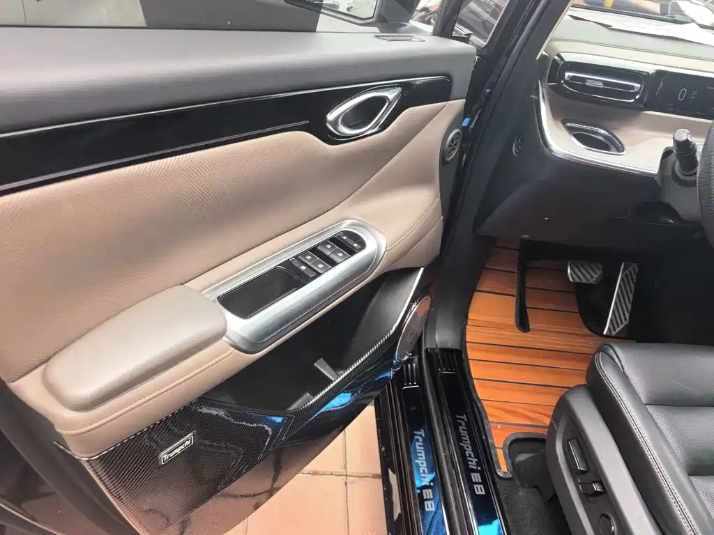 GAC Trumpchi E8 PHEV 2024 — фото 7