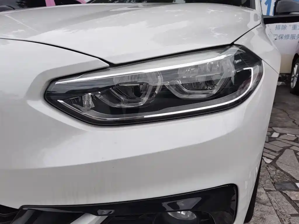 BMW 1 Series 2018 — фото 10