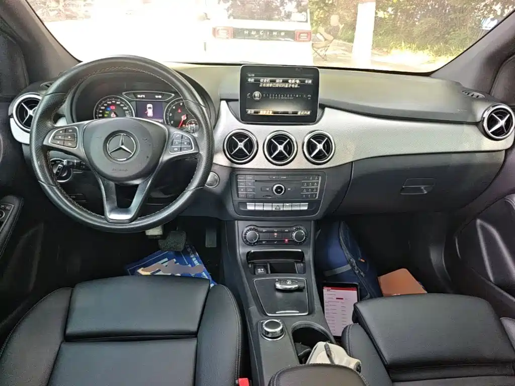 Mercedes-Benz B-Class 2017 — фото 10