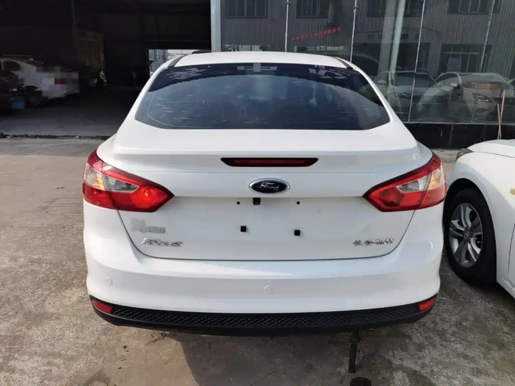 Ford Focus 2015 — фото 6