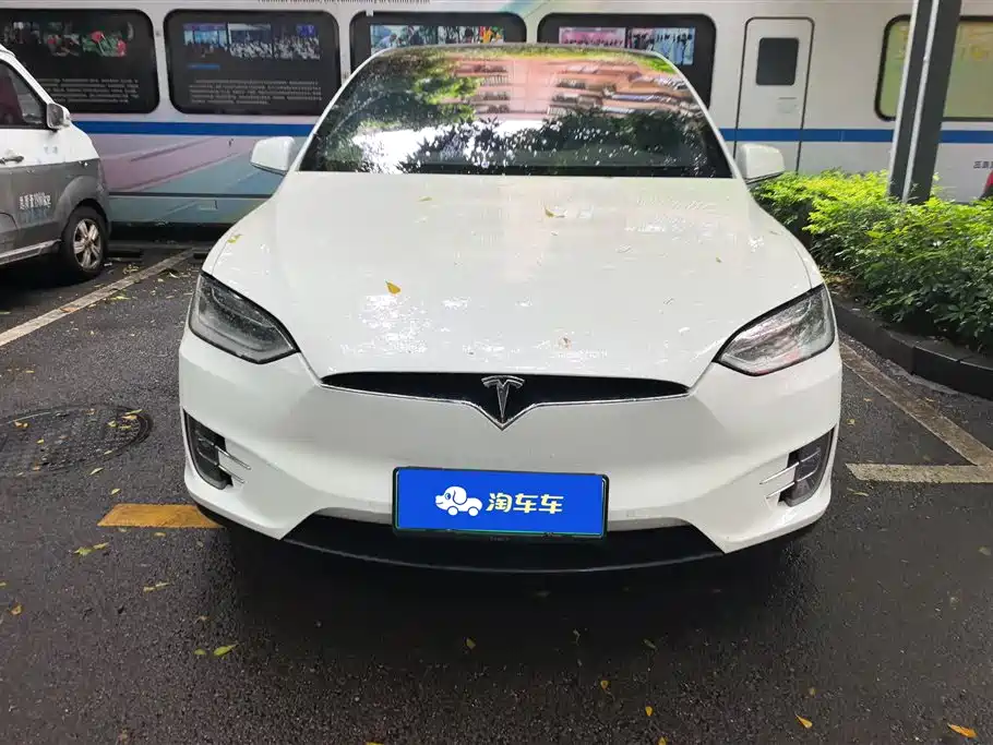 Tesla Model X 2017 — фото 2