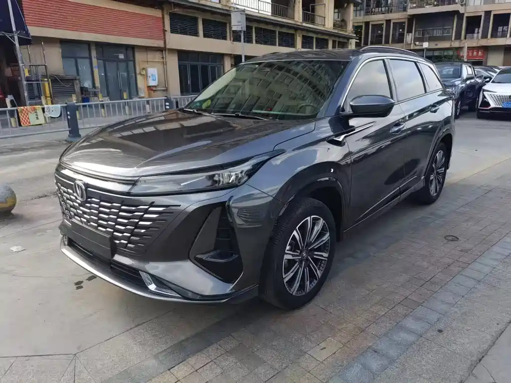 Changan CS75 PLUS 2023 — фото 1