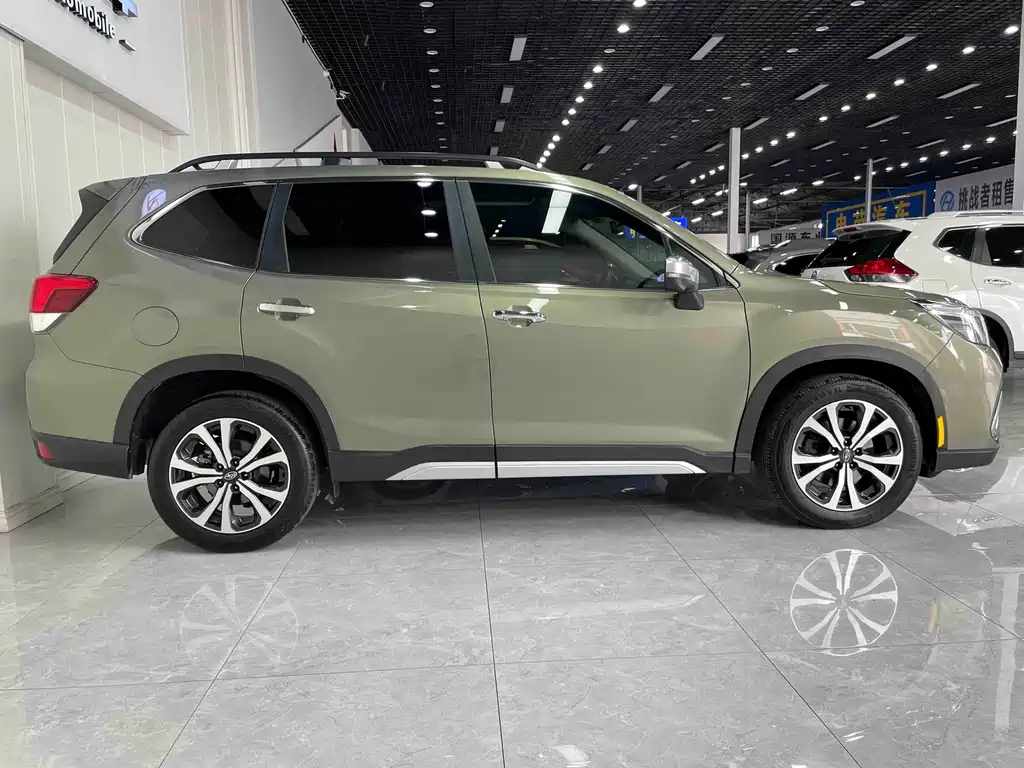 Subaru Forester 2021 — фото 9