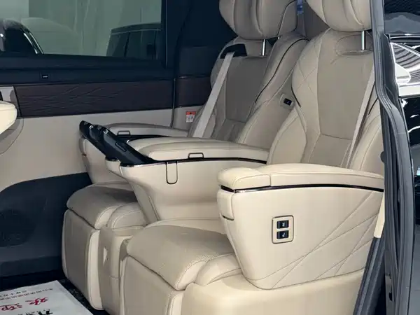 Toyota Vellfire 2023