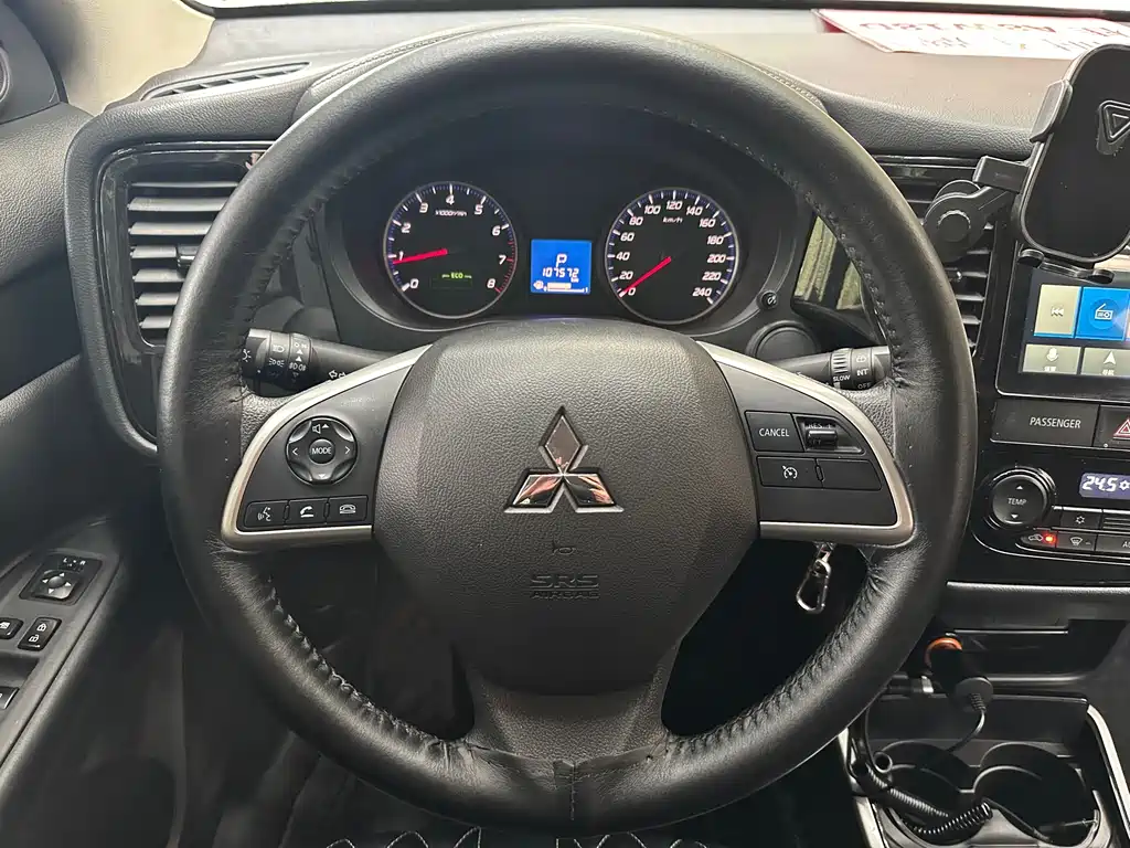 Mitsubishi Outlander 2021 — фото 13