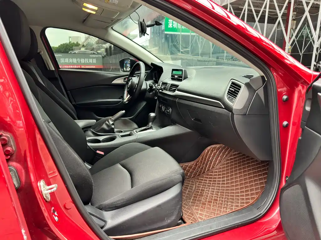 Mazda 3 Axela 2017 — фото 11