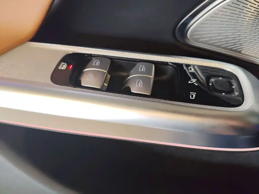 Mercedes-Benz E-Class 2023 — фото 21