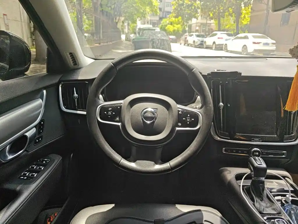 Volvo S90 2017 — фото 3