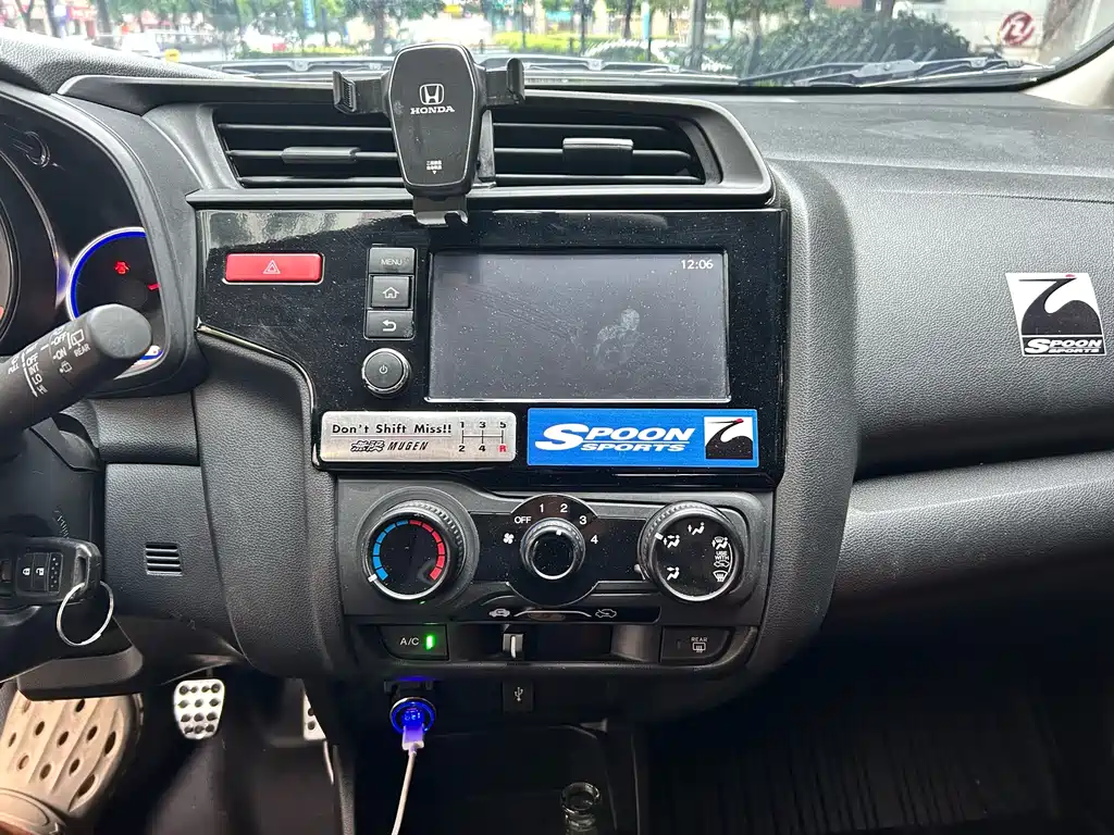 Honda Fit 2017 — фото 12