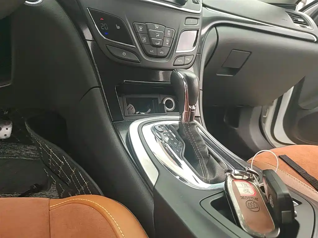 Buick Regal 2017 — фото 14
