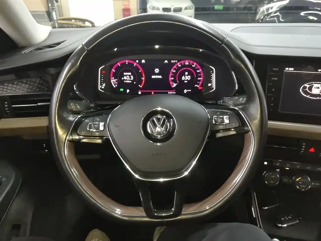 Volkswagen Passat 2019 — фото 11