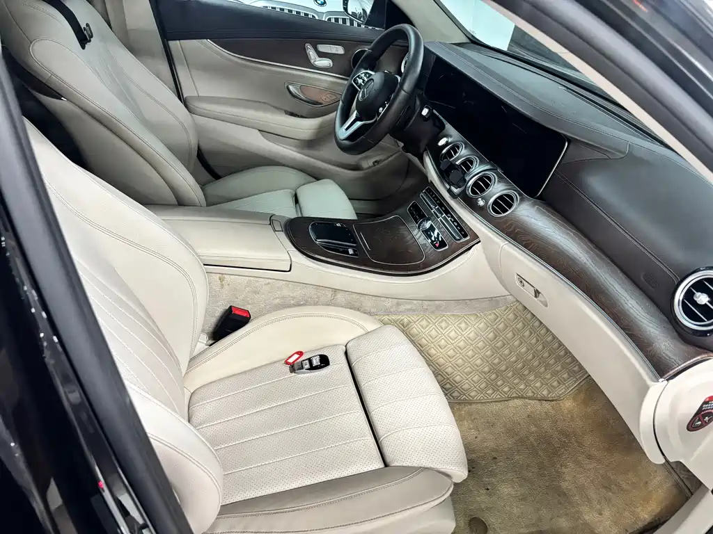 Mercedes-Benz E-Class 2019 — фото 13