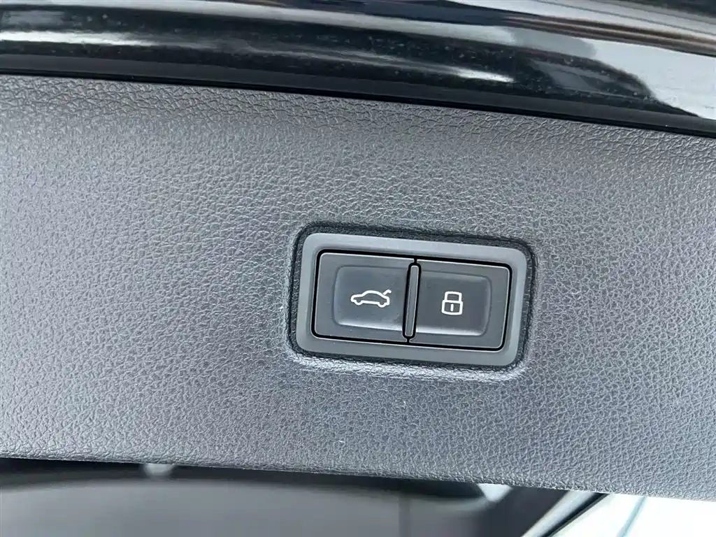 Audi Q7 2022 — фото 14