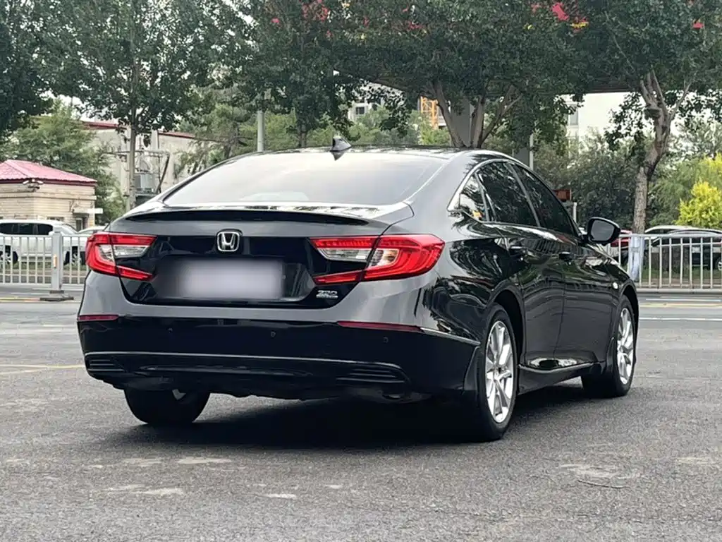 Honda Accord 2019 — фото 23