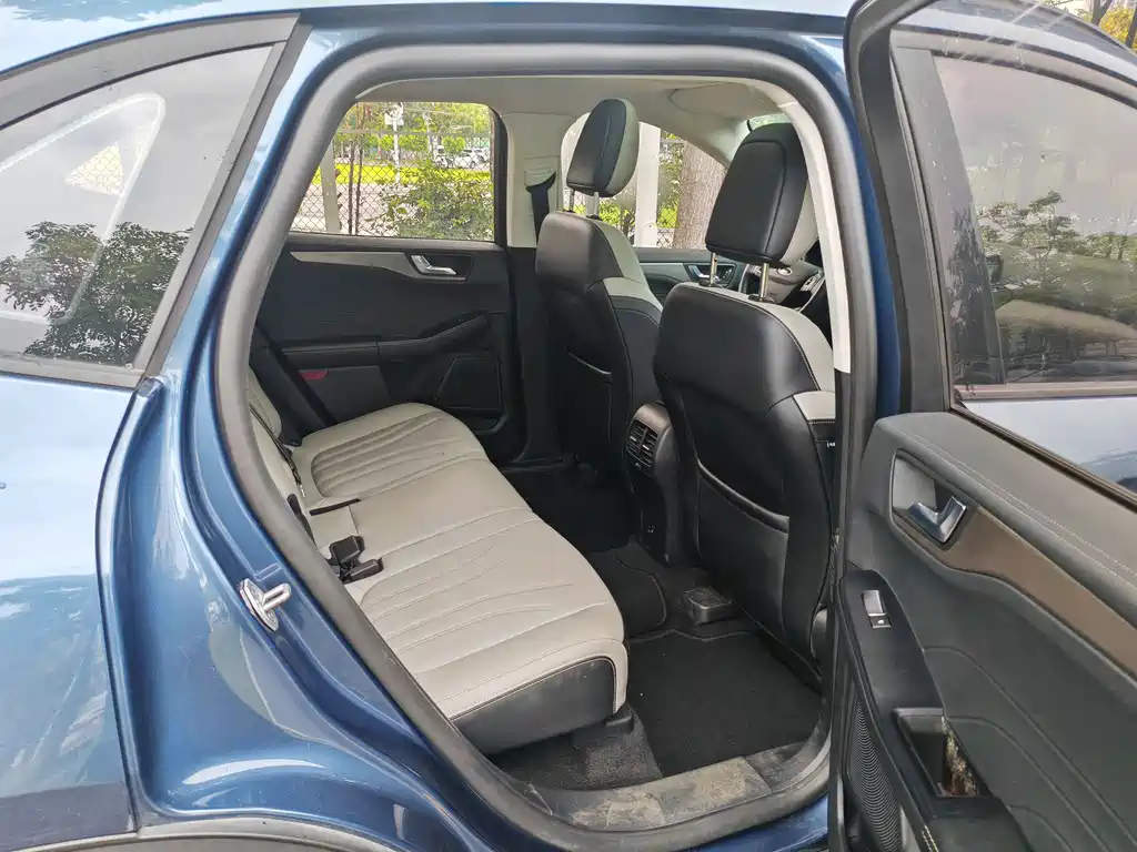 Ford Escape 2021 — фото 12