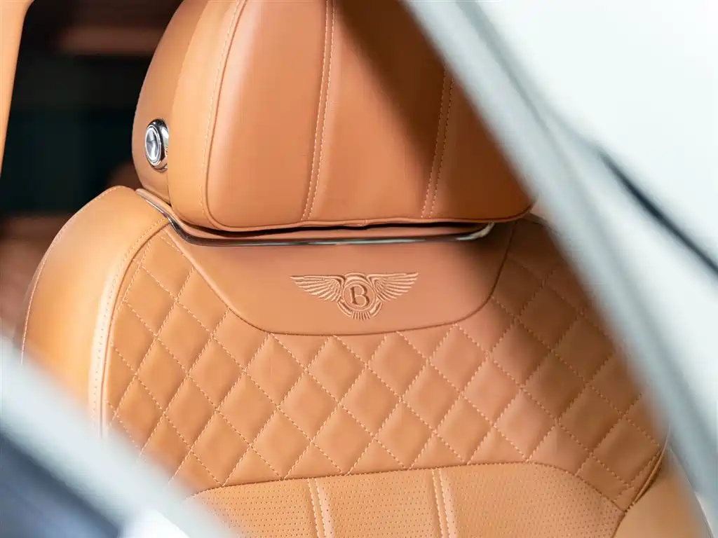 Bentley Bentayga 2018 — фото 14