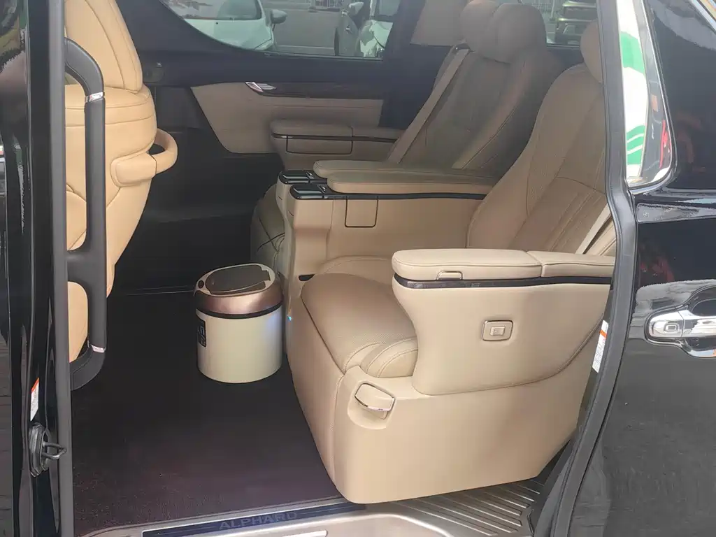 Toyota Alphard 2020 — фото 5