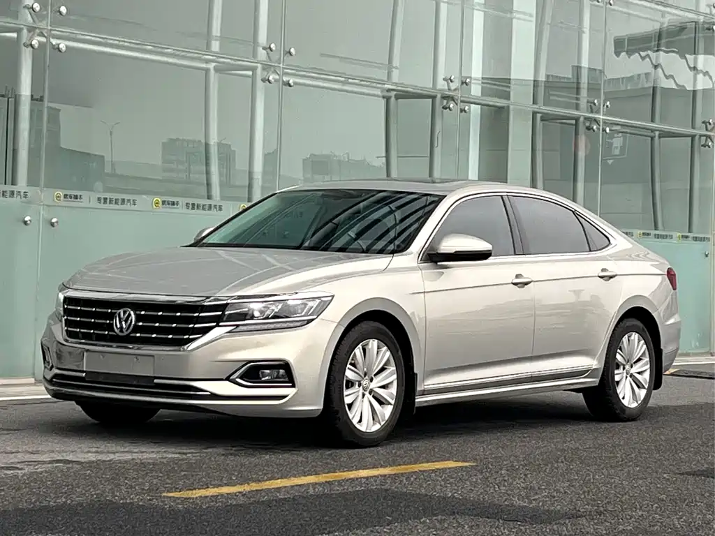 Volkswagen Passat 2019 — фото 1