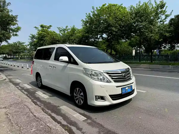 Toyota Alphard 2012
