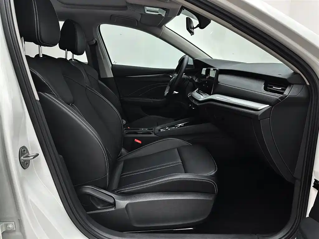 Skoda Octavia 2024 — фото 20