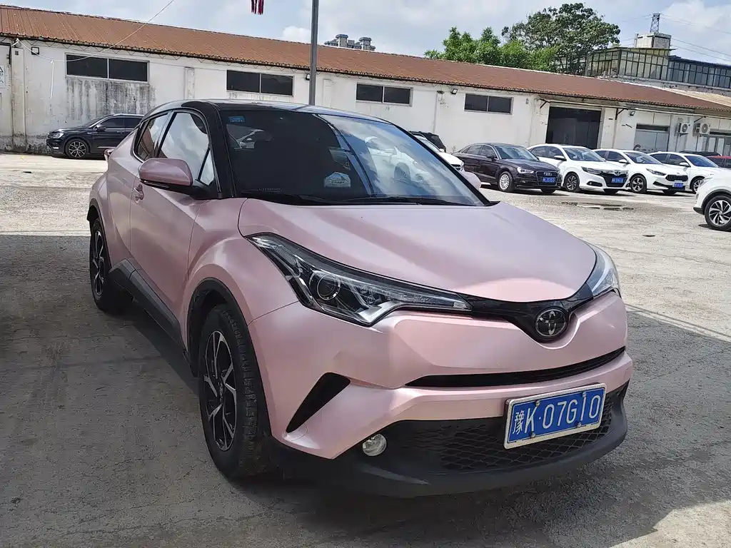 Toyota C-HR 2019 — фото 3