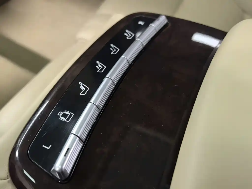 Mercedes-Benz S-Class 2011 — фото 14