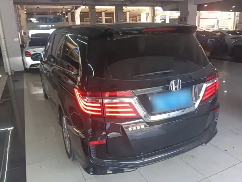 Honda Elysion 2018 — фото 5